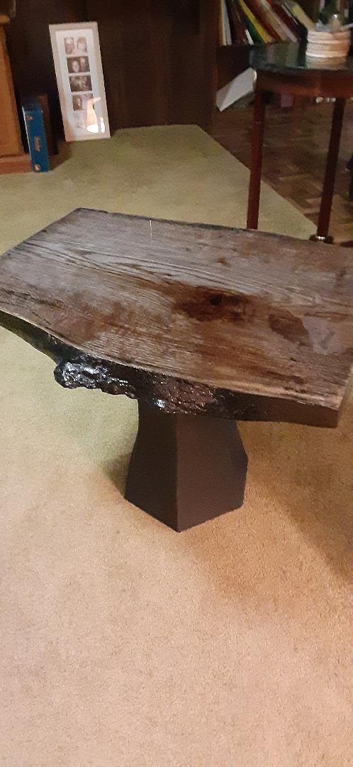 Oak end table..jpg